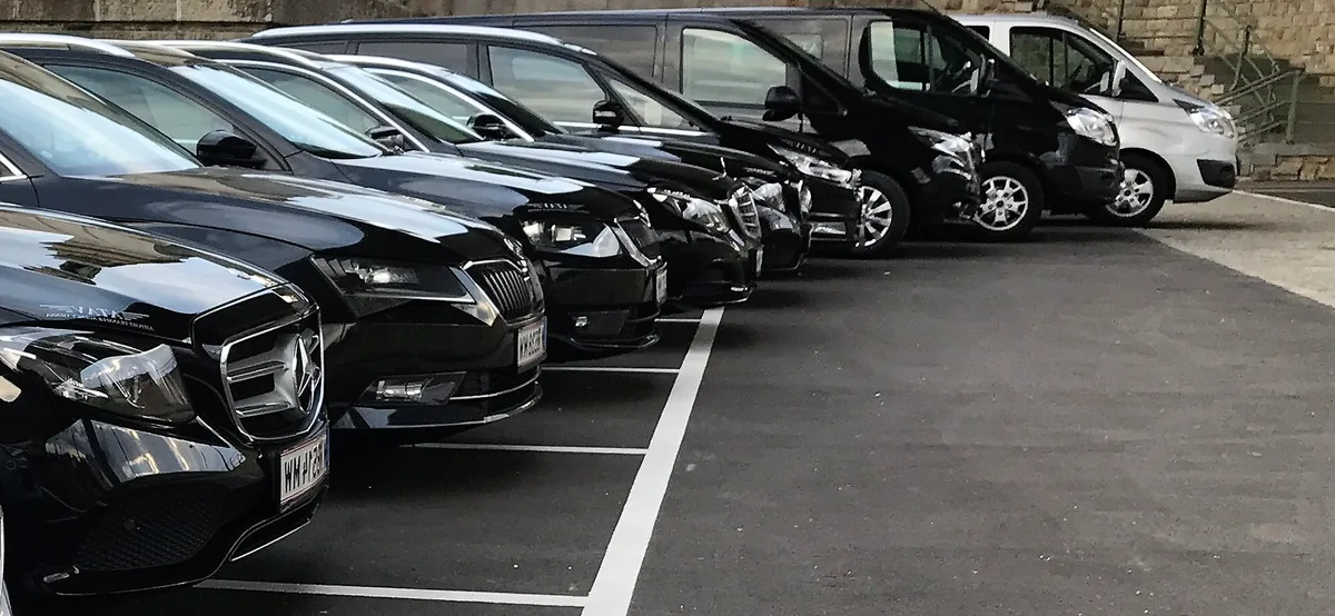 I veicoli di ATAV parcheggiati in fila