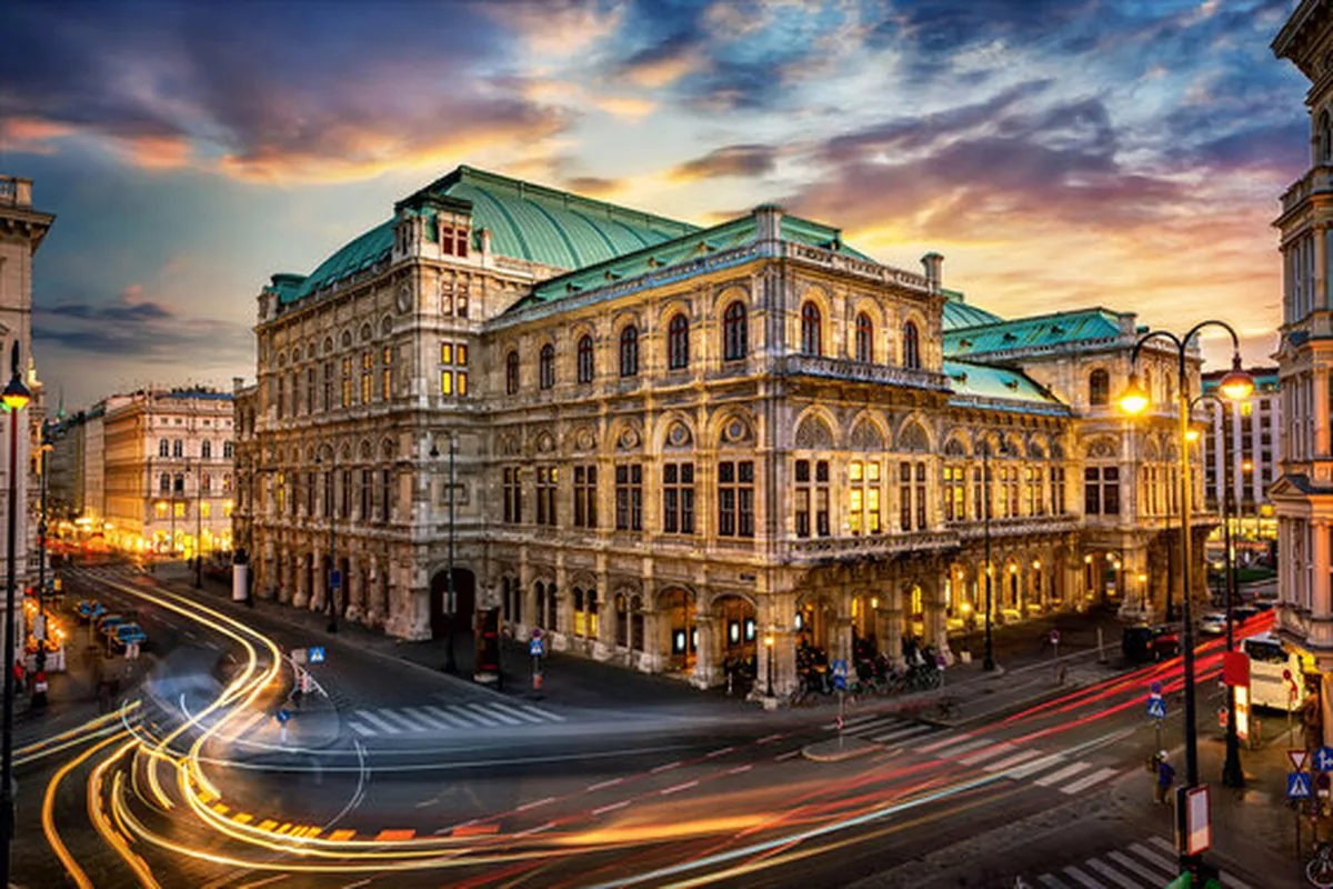 Vienna at dusk, seen from the Ringstrasse